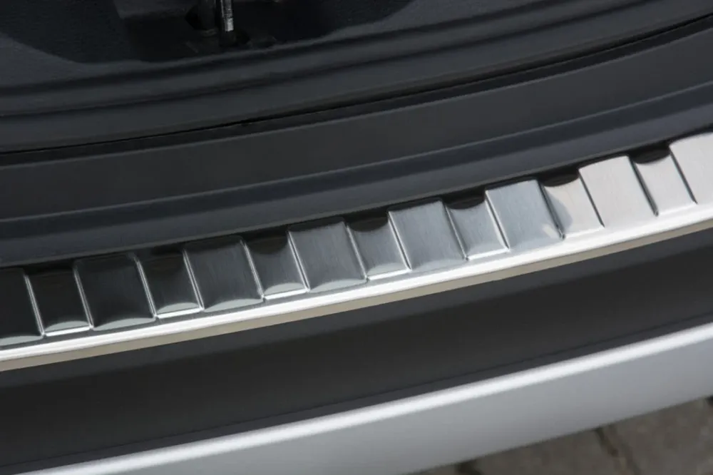 Bakfangerbeskytter Toyota RAV4 IV / Silver Edition (2013-2015) – rustfritt stål | Avisa