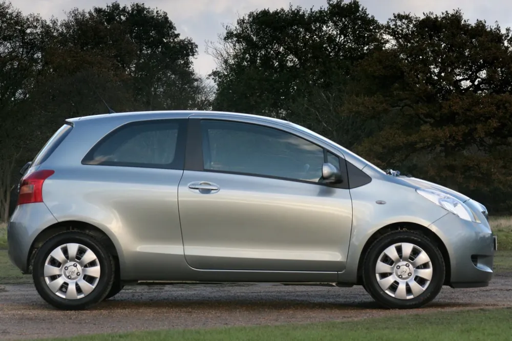 Skvettlapp Toyota YARIS II (2005-2011) – ABS | Ven-Tuning