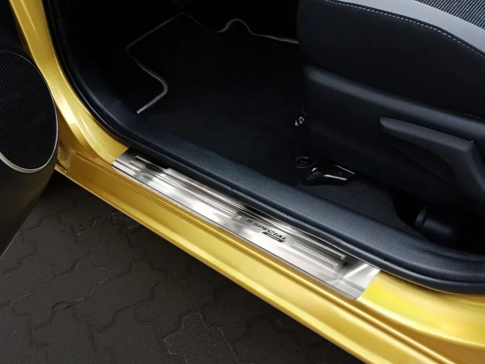 Dørbeskytter Toyota Yaris III (2011-2019) – Rustfritt stål | Avisa