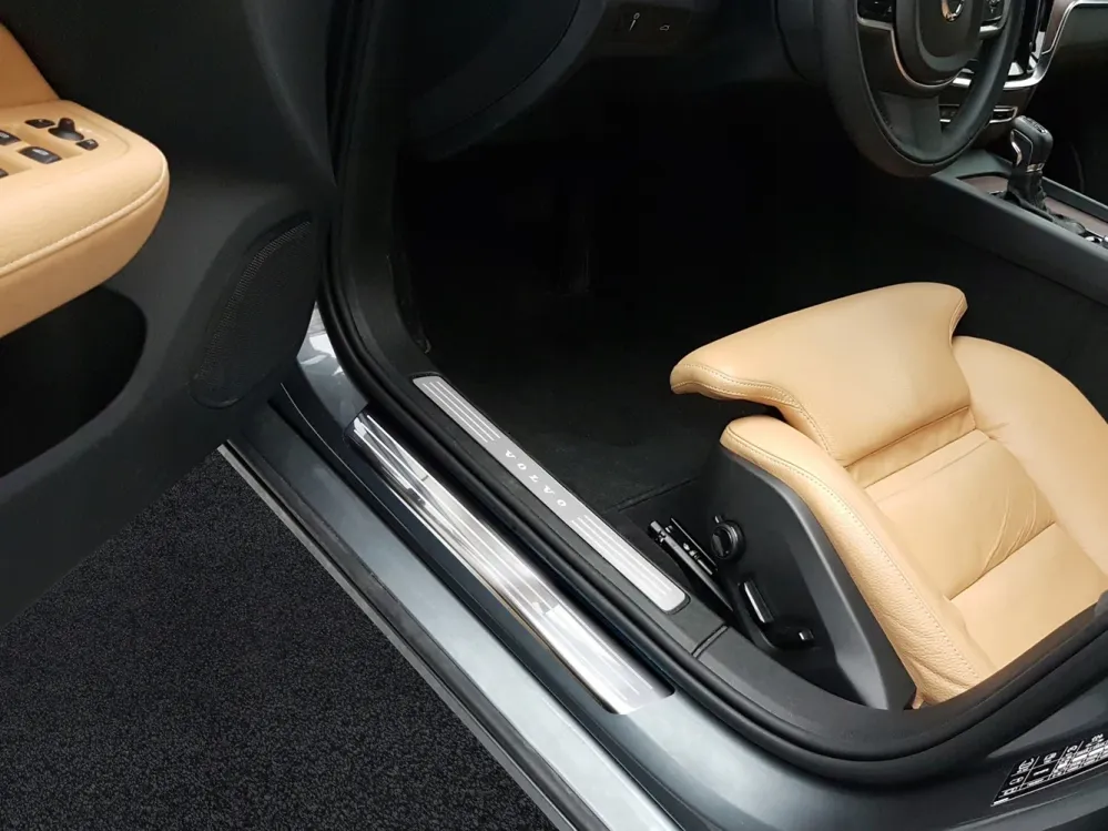 Dørbeskytter Volvo V60 II / Silver Edition (2018-) – Rustfritt stål | Avisa