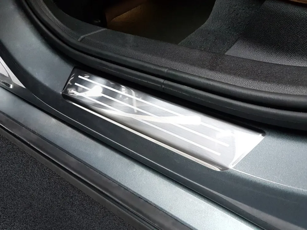 Dørbeskytter Volvo V60 II / Silver Edition (2018-) – Rustfritt stål | Avisa