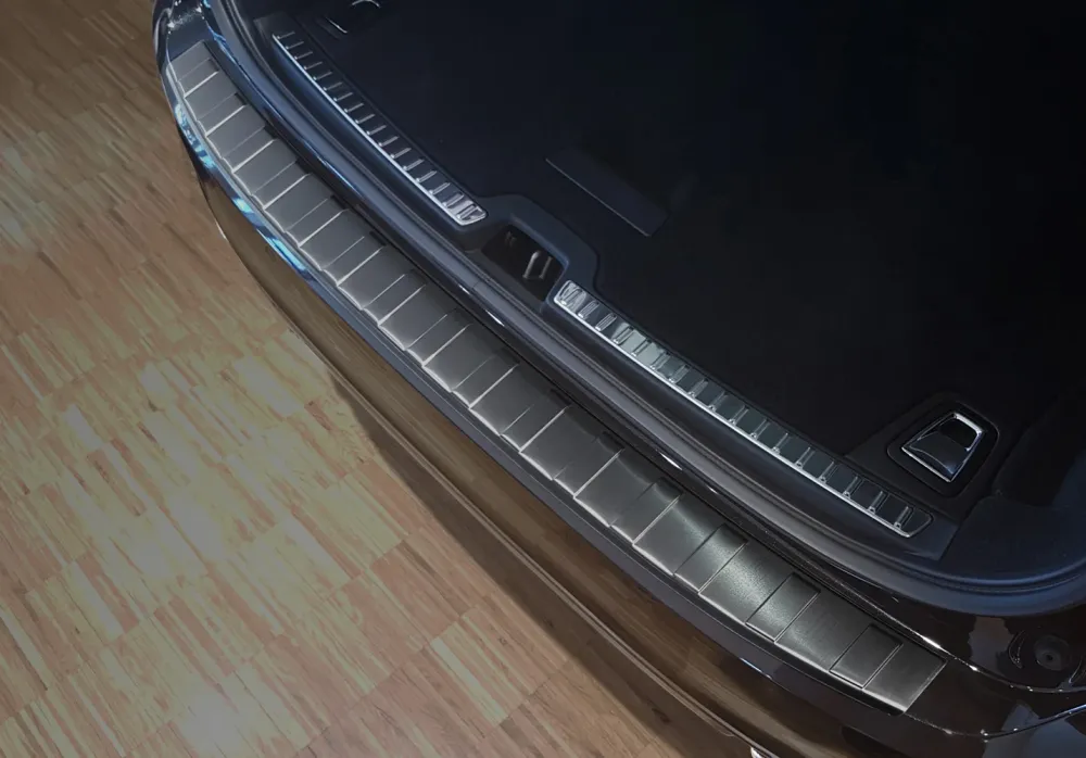 Bakfangerbeskytter Volvo V90 II / V90 Cross County – Rustfritt stål | Avisa