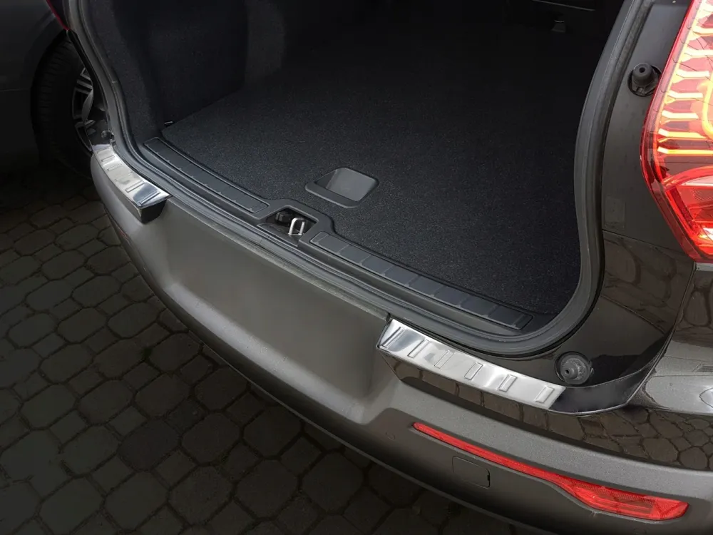 Bakfangerbeskytter Volvo XC40/EX40 (2017-) – rustfritt stål | Avisa