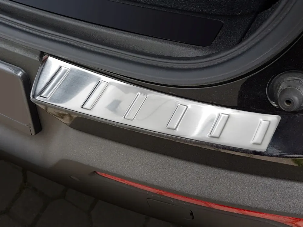 Bakfangerbeskytter Volvo XC40/EX40 (2017-) – rustfritt stål | Avisa