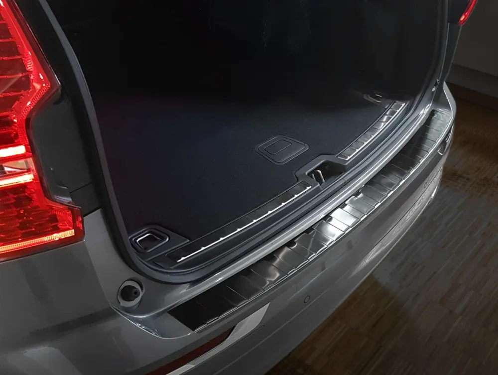 Bakfangerbeskytter Volvo XC60 II / Black Edition (2017-) – rustfritt stål | Avisa