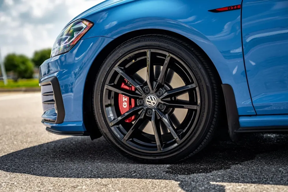 Skvettlapp Vw Golf VII GTI / sett 4 stk. (2012-2020) – ABS | Ven-Tuning