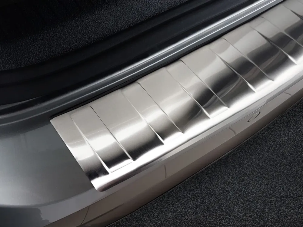 Bakfangerbeskytter Vw Golf VII Variant facelift / Silver Edition (2017-2020) – Rustfritt stål | Avisa