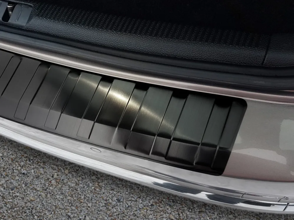 Bakfangerbeskytter Vw Passat B7 Variant (2010-2014) – Rustfritt stål | Avisa