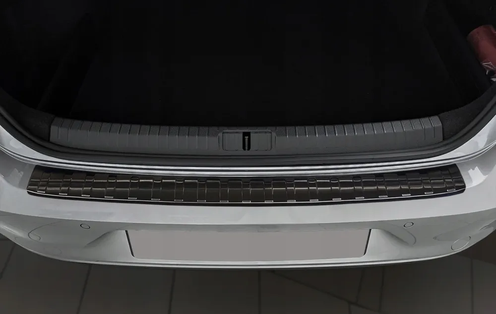 Bakfangerbeskytter Vw Passat B8 Sedan / Black Edition (2014-2022) – Rustfritt stål | Avisa
