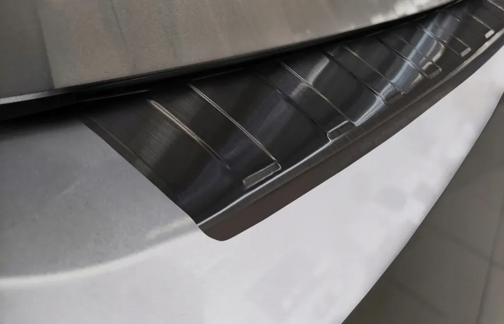 Bakfangerbeskytter Vw Passat B8 Sedan / Black Edition (2014-2022) – Rustfritt stål | Avisa