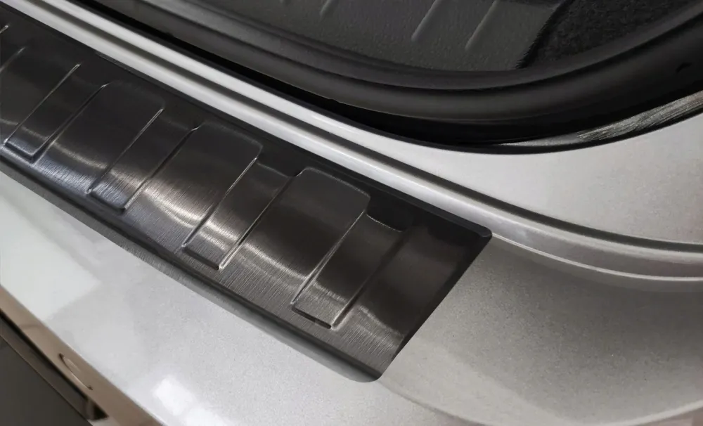 Bakfangerbeskytter Vw Passat B8 Sedan / Black Edition (2014-2022) – Rustfritt stål | Avisa