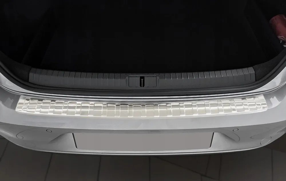 Bakfangerbeskytter Vw Passat B8 Sedan / Silver Edition (2014-2022) – Rustfritt stål | Avisa