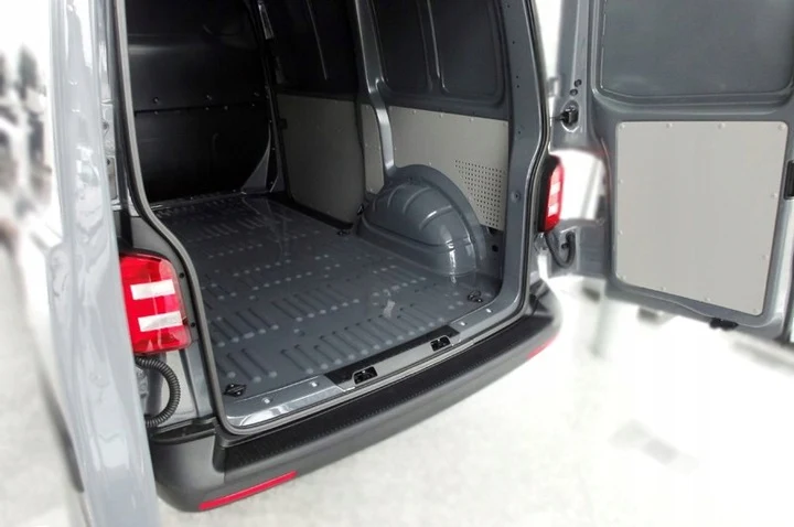 Bakfangerbeskytter Vw T6 (2015-2023) Svart – poliuretan | Chromag