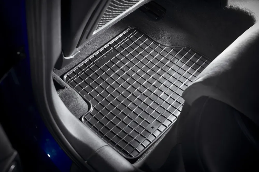 Gulvmatter Vw Touran I (2003-2015) – med sidekant på 1 cm | Frogum
